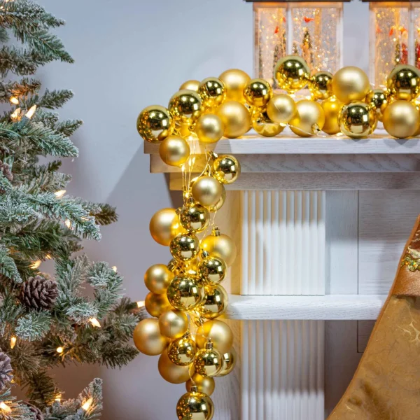 Gerson International 58.5-Inch Long Electric Gold Lighted Ornament Strung Garland