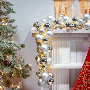 Gerson International 58.5-Inch Long Electric Silver Lighted Ornament Strung Garland