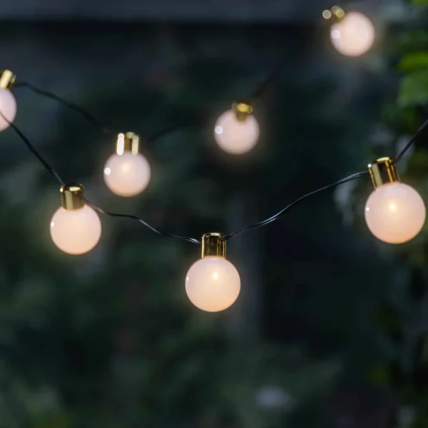 Gerson International White And Gold Light Garland, 30 Warm Battery Leds With Timer